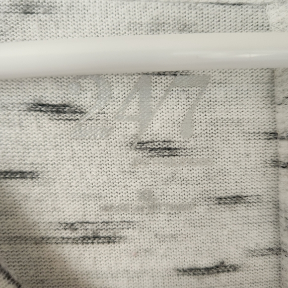 24/7 Maurices Top/Lightweight Sweater - Picture 3 of 8